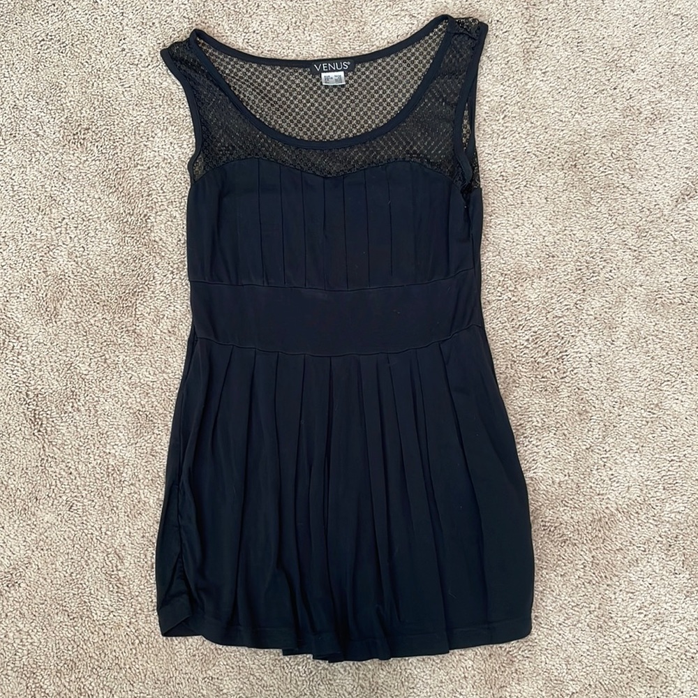 Black mesh top tank